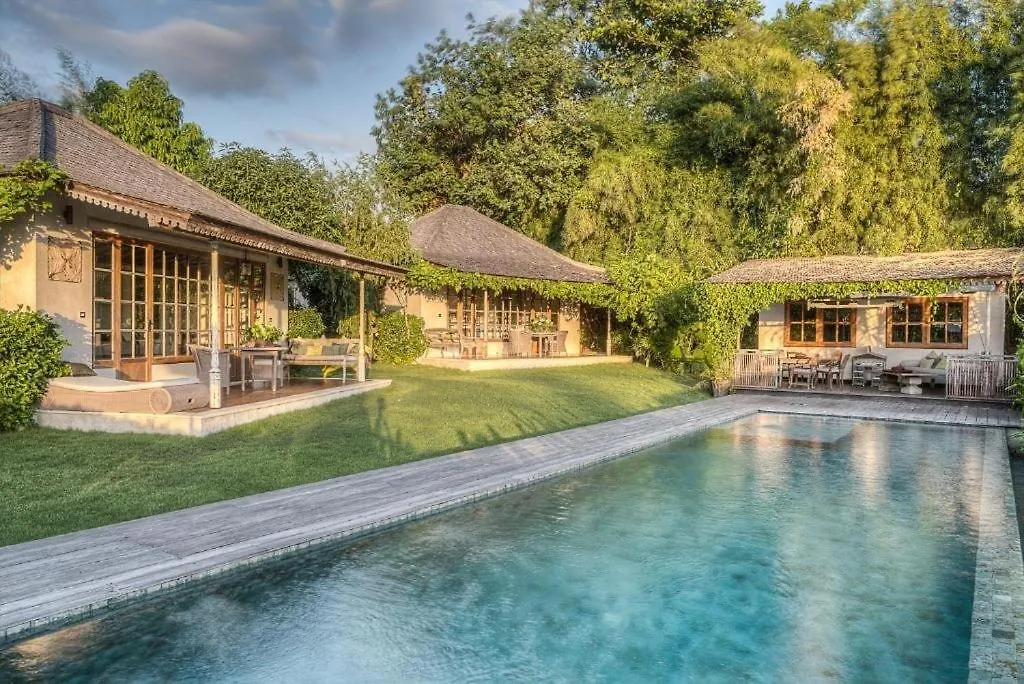 Vintage 8-Bedroom Villa Umalas Canggu