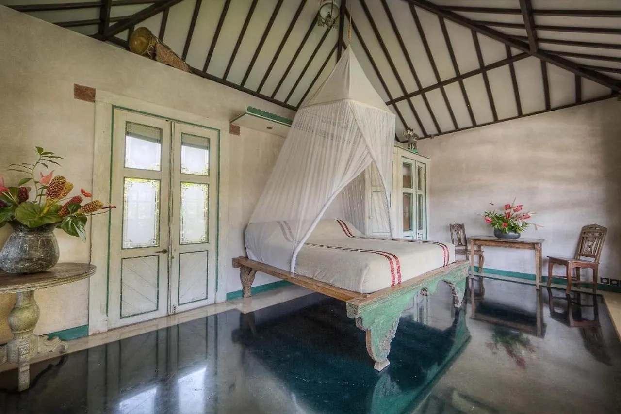 Vintage 8-Bedroom Villa Umalas Canggu