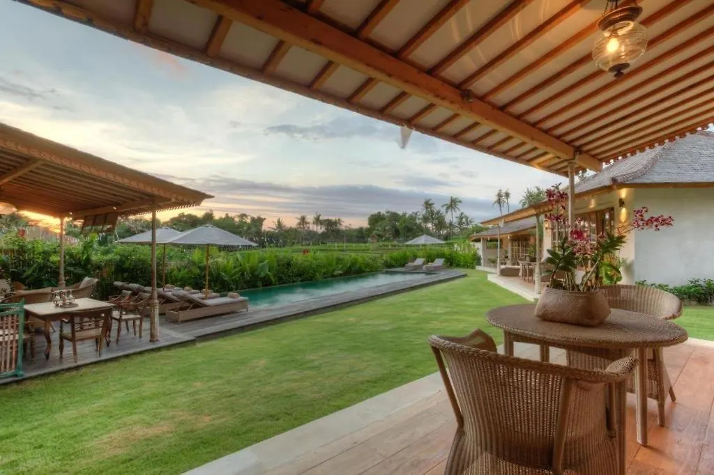 Vintage 8-Bedroom Villa Umalas Canggu