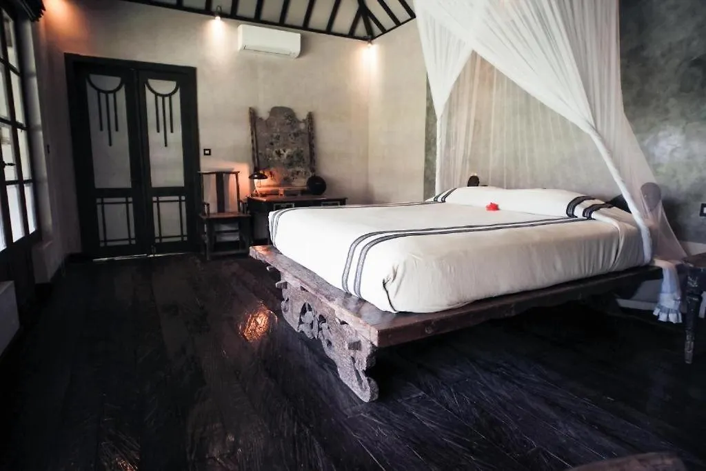 Vintage 8-Bedroom Villa Umalas Canggu